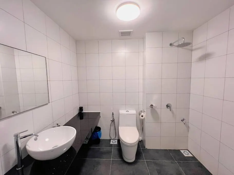 Apartment Klcc View With Balcony @ Chambers, Kl Near Lrt Pwtc & Sunway Putra Mall Kuala Lumpur
